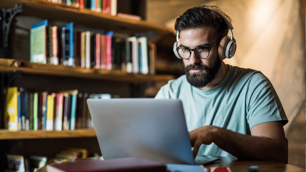 Choosing the Right Online Course for Your Career
